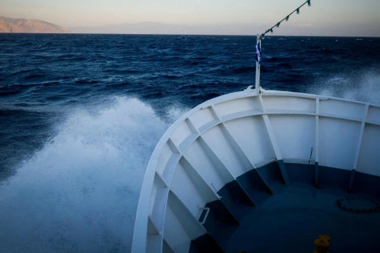 Μύκονος: Πόλεμος νεύρων στο λιμάνι –  Το πλοίο δεν έδενε για 90 λεπτά